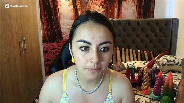 Snapshot of sofia23dirty chatting on 10, 10, 2025 sofia23dirty online show from 10, 10, 2025