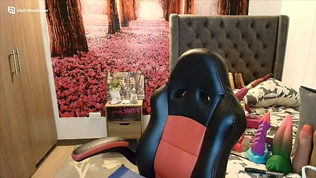 Snapshot of sofia23dirty chatting on 12, 10, 2025 sofia23dirty online show from 12, 10, 2025