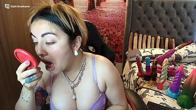 Snapshot of sofia23dirty chatting on 13, 10, 2025 sofia23dirty online show from 13, 10, 2025