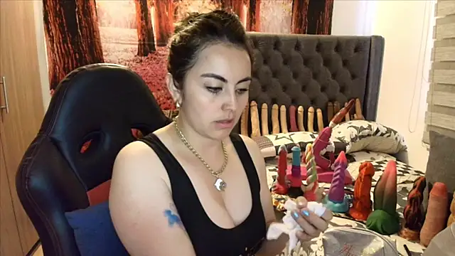 Snapshot of sofia23dirty chatting on 17, 12, 2025 sofia23dirty online show from 17, 12, 2025