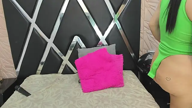 MiaCelestte online show from 2, 1, 2025