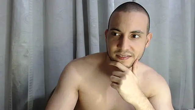 Snapshot of Armando_2002 chatting on 11, 10, 2025 Armando 2002 online show from 11, 10, 2025