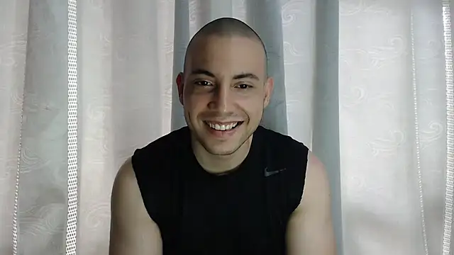 Snapshot of Armando_2002 chatting on 5, 11, 2025 Armando 2002 online show from 5, 11, 2025