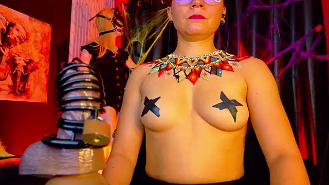 Snapshot of MistressSlut1 chatting on 21, 10, 2025 MistressSlut1 online show from 21, 10, 2025