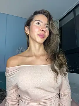 Snapshot of RouseColins chatting on 18, 12, 2024 RouseColins online show from 18, 12, 2024