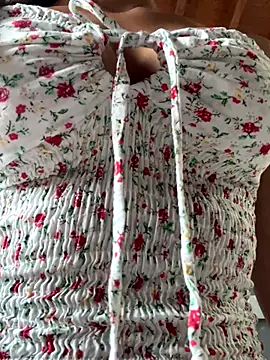 Snapshot of RouseColins chatting on 8, 9, 2025 RouseColins online show from 8, 9, 2025