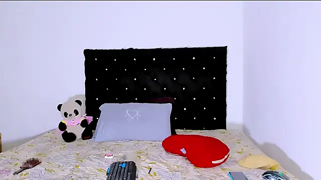 Snapshot of valen_colombian69 chatting on 10, 12, 2024 valen colombian69 online show from 10, 12, 2024