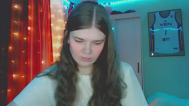 Snapshot of Klementa chatting on 5, 12, 2025 Klementa online show from 5, 12, 2025