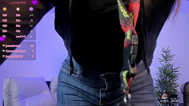 Snapshot of miataylorr1 chatting on 5, 2, 2025 miataylorr1 online show from 5, 2, 2025