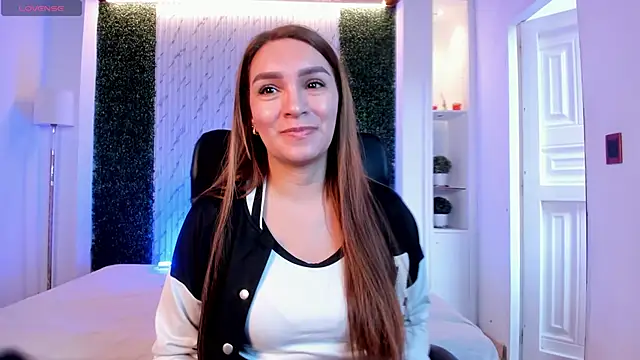 Snapshot of miataylorr1 chatting on 12, 10, 2025 miataylorr1 online show from 12, 10, 2025