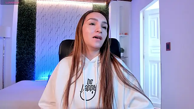 Snapshot of miataylorr1 chatting on 21, 10, 2025 miataylorr1 online show from 21, 10, 2025