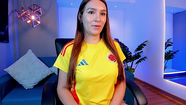 miataylorr1 online show from 23, 6, 2026