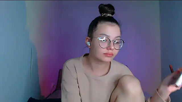 Snapshot of bbycolada chatting on 8, 11, 2025 bbycolada online show from 8, 11, 2025