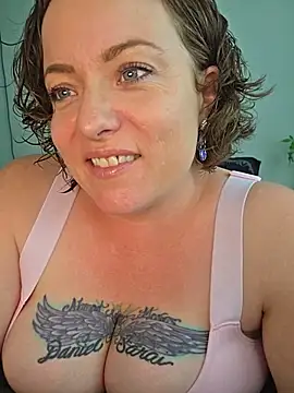 julimonroe online show from 17, 5, 2026