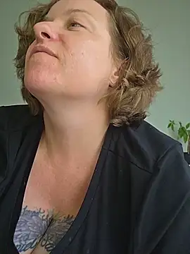 julimonroe online show from 31, 5, 2026