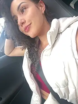 Lia Tinez online show from 9, 10, 2025