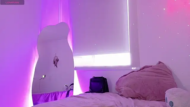 Lia Tinez online show from 16, 4, 2026