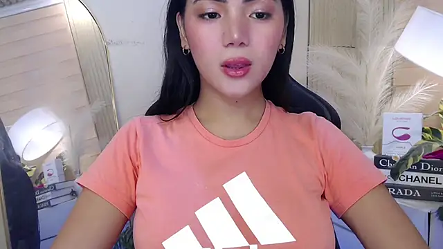 Snapshot of Martha_pookerxxx chatting on 22, 11, 2025 Martha pookerxxx online show from 22, 11, 2025