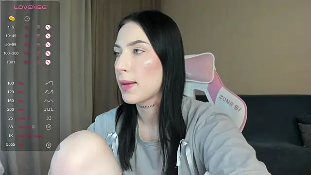Snapshot of JenniferQueen11 chatting on 20, 12, 2024 JenniferQueen11 online show from 20, 12, 2024