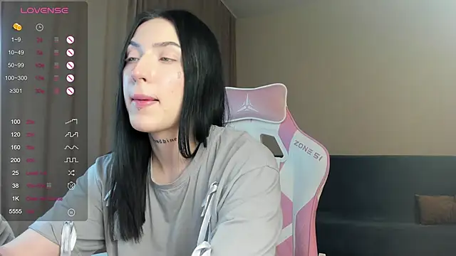 Snapshot of JenniferQueen11 chatting on 10, 1, 2025 JenniferQueen11 online show from 10, 1, 2025