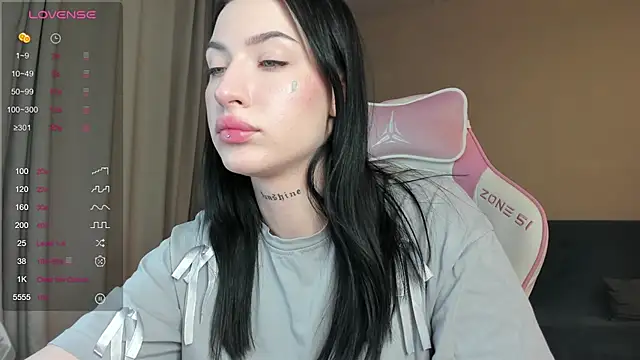 Snapshot of JenniferQueen11 chatting on 17, 1, 2025 JenniferQueen11 online show from 17, 1, 2025