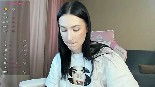 Snapshot of JenniferQueen11 chatting on 4, 2, 2025 JenniferQueen11 online show from 4, 2, 2025