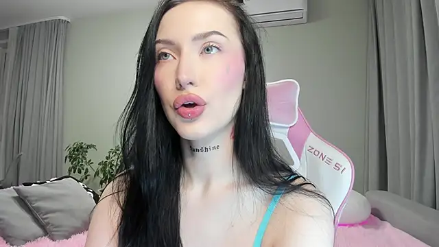 Snapshot of JenniferQueen11 chatting on 11, 9, 2025 JenniferQueen11 online show from 11, 9, 2025