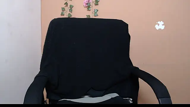 Snapshot of Hellensextits chatting on 7, 12, 2024 Hellensextits online show from 7, 12, 2024