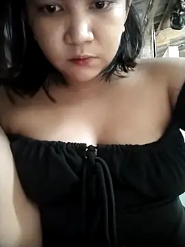 Snapshot of milkytitsmom4u chatting on 1, 10, 2025 milkytitsmom4u online show from 1, 10, 2025