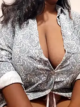 julia joy online show from 31, 1, 2025