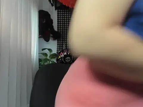 lorenitabella online show from 13, 10, 2025