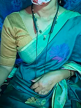 Snapshot of XBHUUME chatting on 8, 1, 2025 XBHUUME online show from 8, 1, 2025