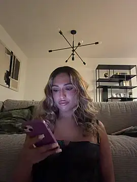 Snapshot of carminaurmommy chatting on 2, 12, 2025 carminaurmommy online show from 2, 12, 2025