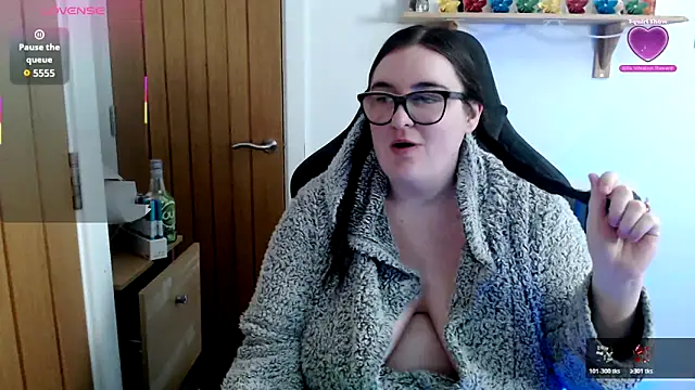 Snapshot of Rebecca_Summer chatting on 23, 4, 2026 Rebecca Summer online show from 23, 4, 2026
