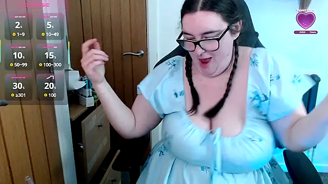 Snapshot of Rebecca_Summer chatting on 23, 4, 2026 Rebecca Summer online show from 23, 4, 2026