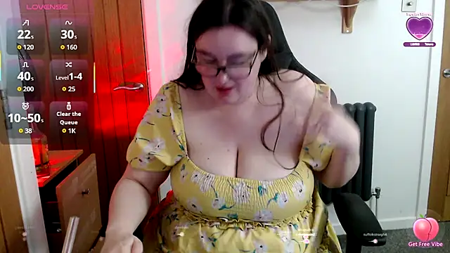 Snapshot of Rebecca_Summer chatting on 8, 5, 2026 Rebecca Summer online show from 8, 5, 2026