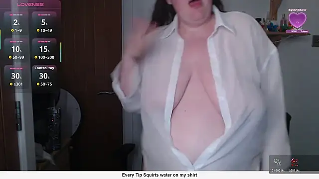 Snapshot of Rebecca_Summer chatting on 8, 7, 2026 Rebecca Summer online show from 8, 7, 2026