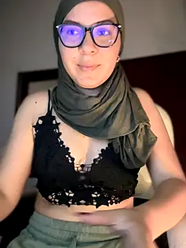 Snapshot of MatchedEyebrow chatting on 18, 9, 2025 MatchedEyebrow online show from 18, 9, 2025