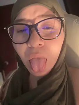 Snapshot of MatchedEyebrow chatting on 19, 9, 2025 MatchedEyebrow online show from 19, 9, 2025