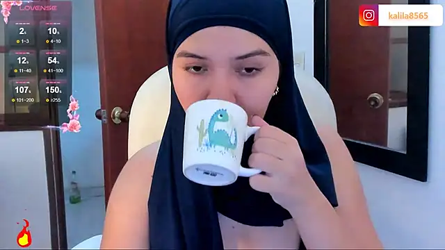 Snapshot of MatchedEyebrow chatting on 29, 9, 2025 MatchedEyebrow online show from 29, 9, 2025