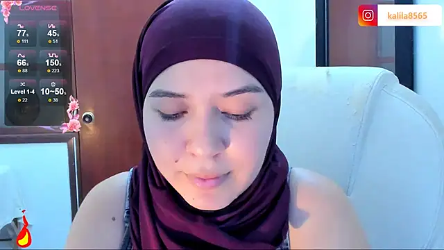 Snapshot of MatchedEyebrow chatting on 9, 10, 2025 MatchedEyebrow online show from 9, 10, 2025