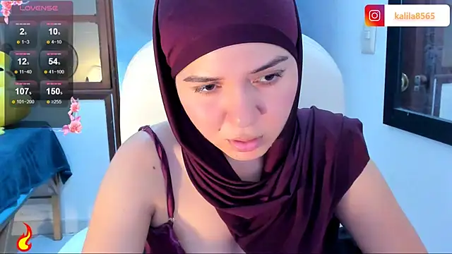 Snapshot of MatchedEyebrow chatting on 24, 10, 2025 MatchedEyebrow online show from 24, 10, 2025