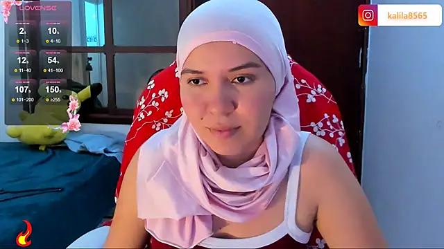 Snapshot of MatchedEyebrow chatting on 30, 10, 2025 MatchedEyebrow online show from 30, 10, 2025