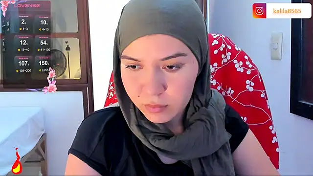 Snapshot of MatchedEyebrow chatting on 4, 11, 2025 MatchedEyebrow online show from 4, 11, 2025