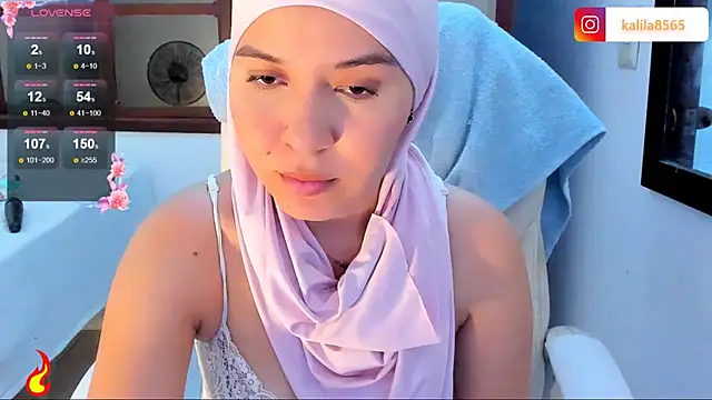 Snapshot of MatchedEyebrow chatting on 10, 11, 2025 MatchedEyebrow online show from 10, 11, 2025