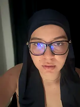 Snapshot of MatchedEyebrow chatting on 21, 11, 2025 MatchedEyebrow online show from 21, 11, 2025