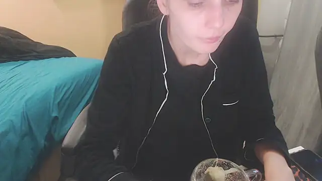 Snapshot of Laco-cO chatting on 3, 12, 2025 Laco-cO online show from 3, 12, 2025