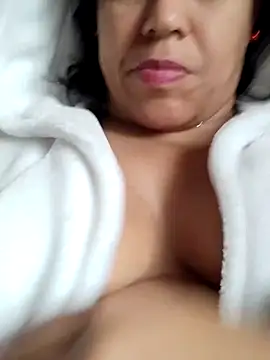 Snapshot of Molly_newman6 chatting on 2, 2, 2025 Molly newman6 online show from 2, 2, 2025