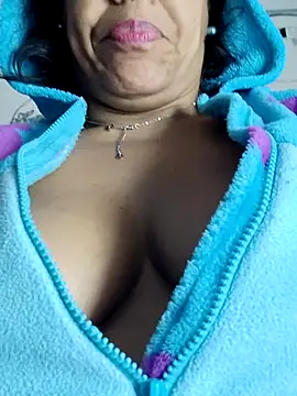 Snapshot of Molly_newman6 chatting on 6, 2, 2025 Molly newman6 online show from 6, 2, 2025