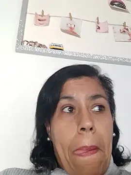 Snapshot of Molly_newman6 chatting on 11, 11, 2025 Molly newman6 online show from 11, 11, 2025